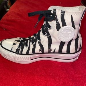 Zebra striped Converse sz5